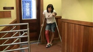 Milf Lola Lynn in a red full leg cast JOI